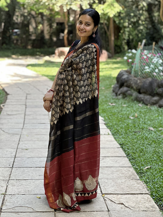 Black and beige Maheshwari cotton silk saree with red pallu
